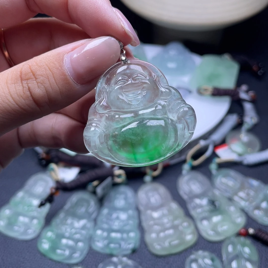 颈饰未镶嵌翡翠