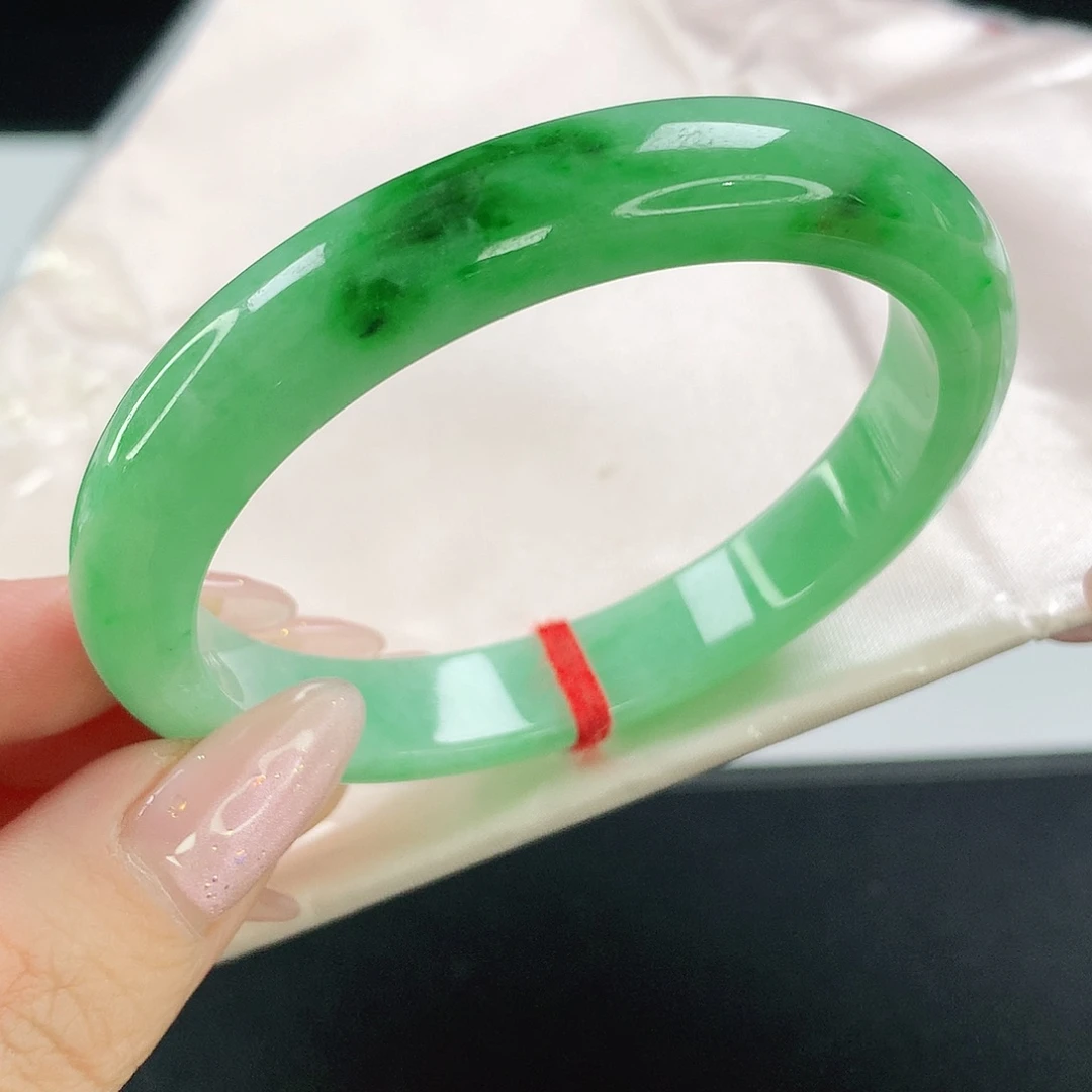 翡翠手镯未镶嵌670翡翠