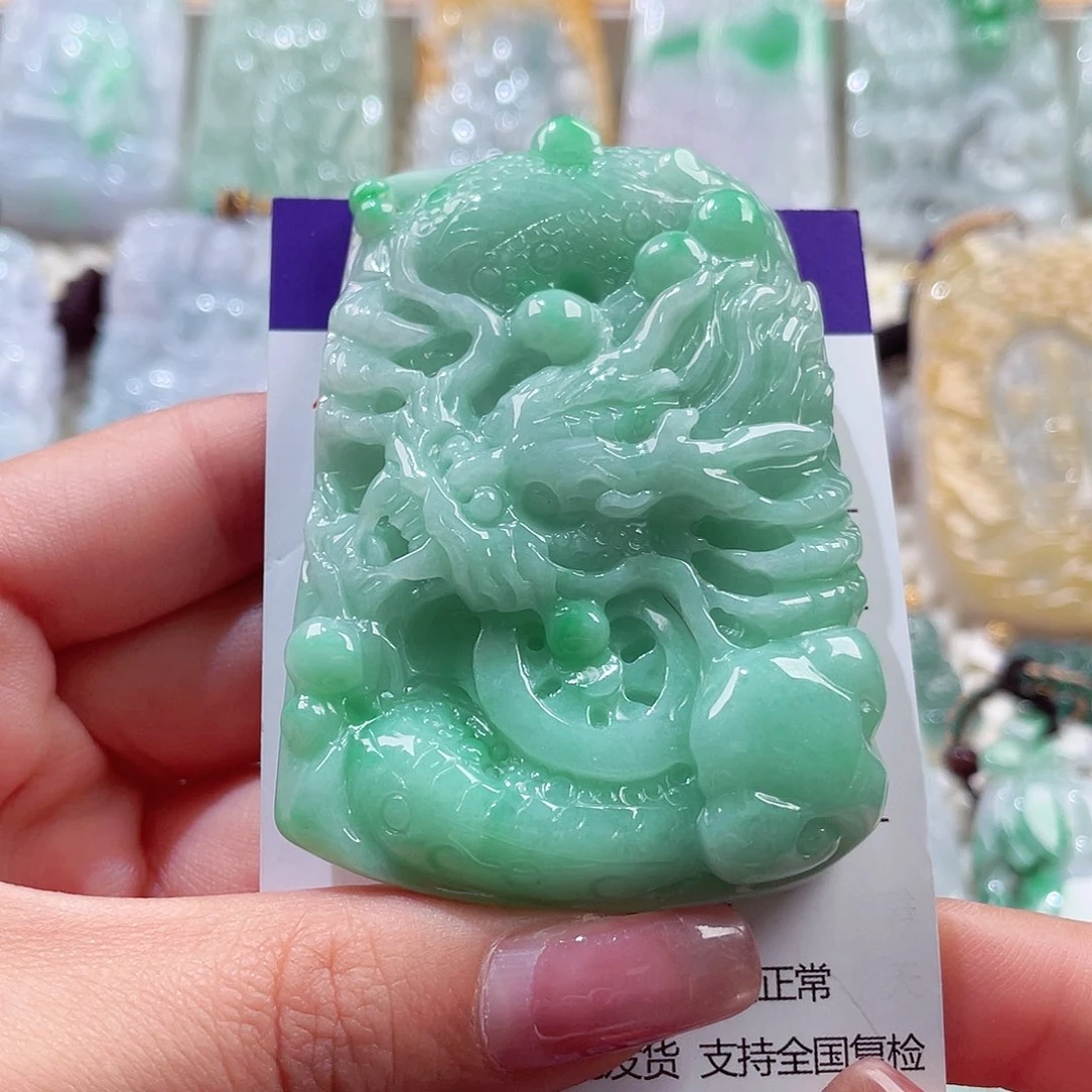 颈饰未镶嵌翡翠龙