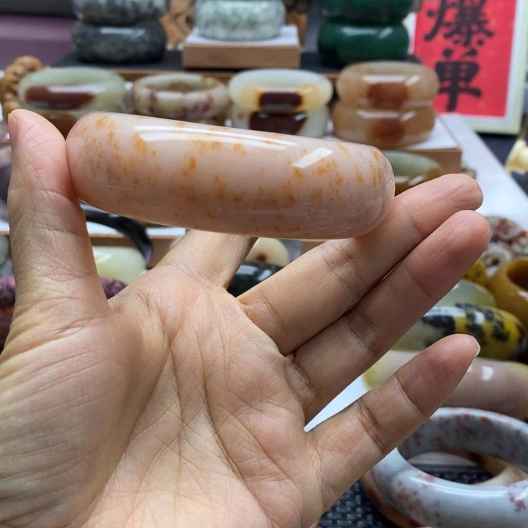 暮***晴石英岩玉手镯未镶嵌