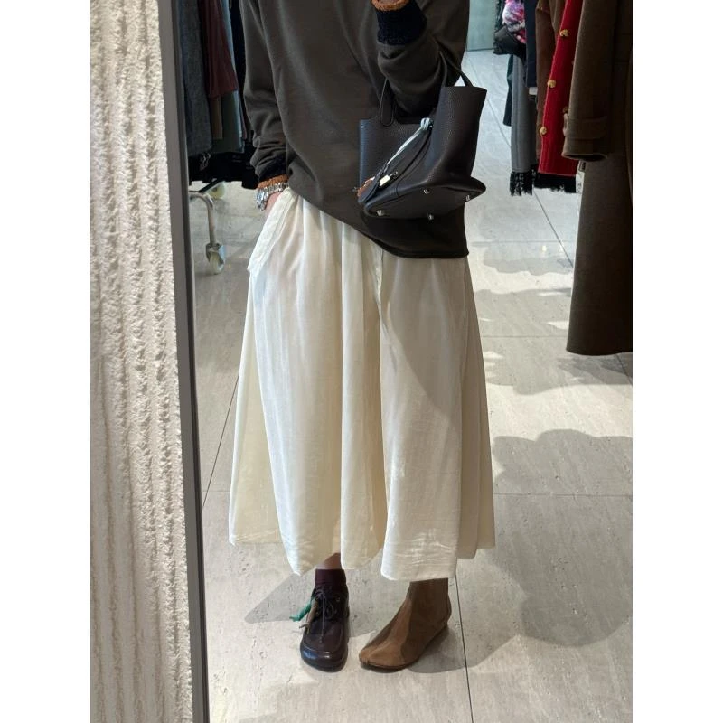 奶白色全松紧腰宽抽绳丝绒半裙 J25BQ020