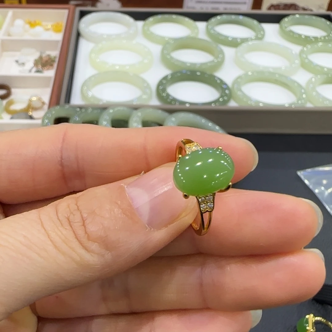 甜***蜜和田玉未镶嵌戒指