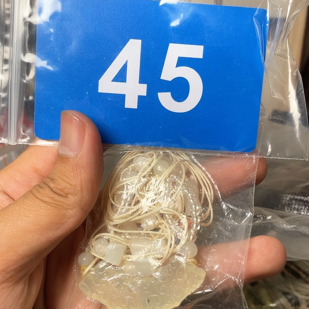 蛇纹石玉颈饰合金黄****版