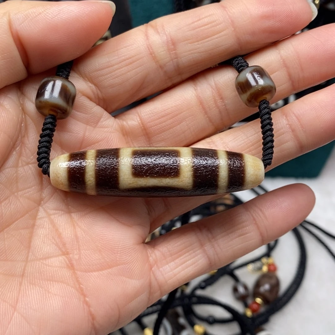 玛瑙/玉髓颈饰合金