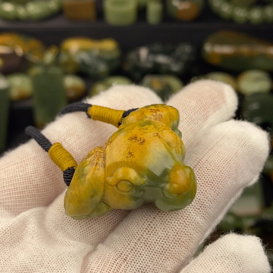 岫岩河磨玉（透闪石质玉）未镶嵌颈饰