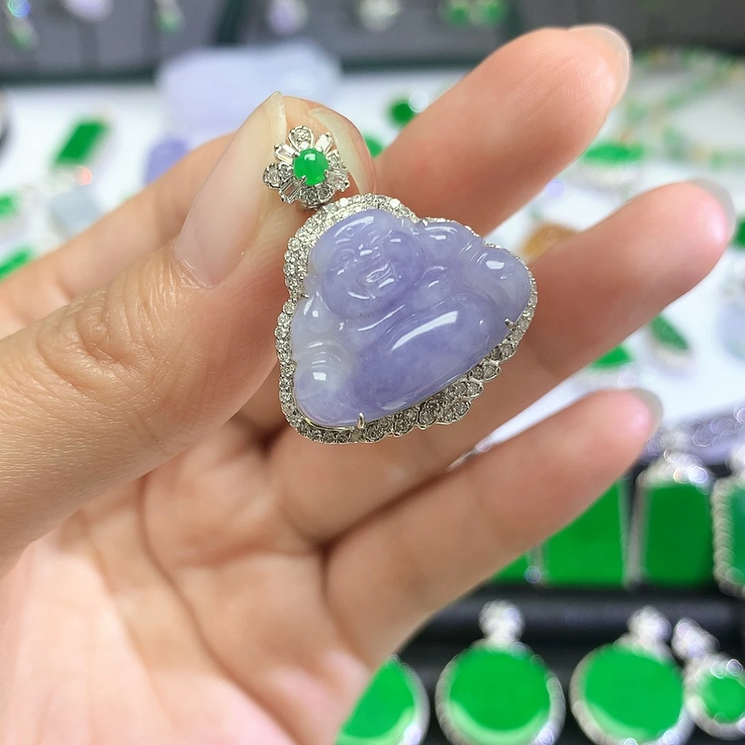 颈饰18K金镶嵌翡翠