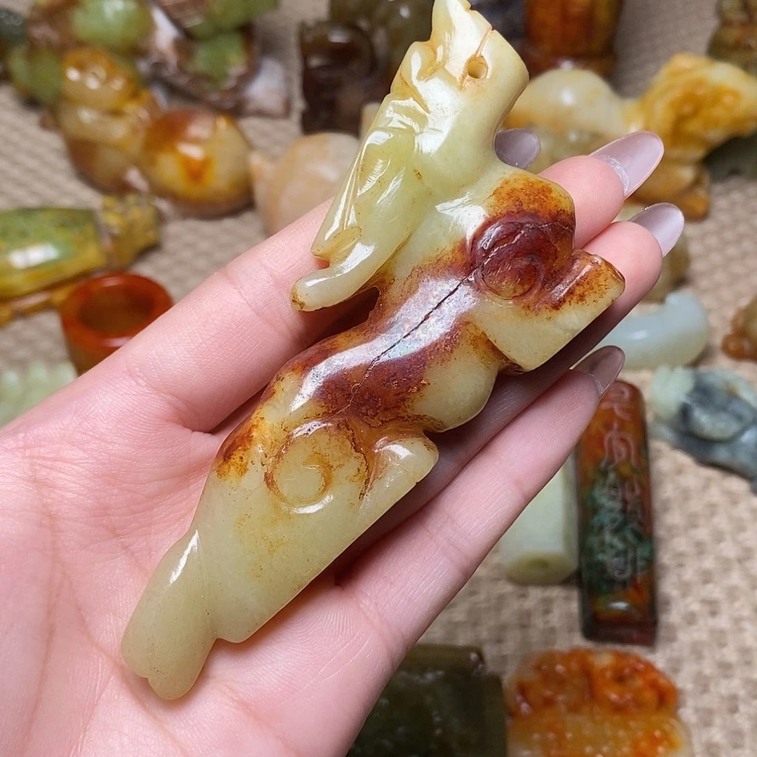 未镶嵌蛇纹石玉颈饰