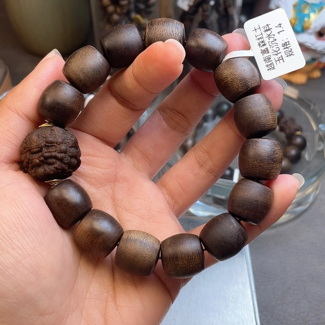 沉香手串富森红土老料