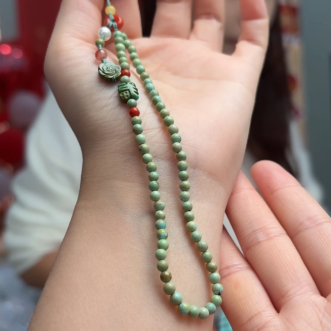 绿松石未镶嵌颈饰