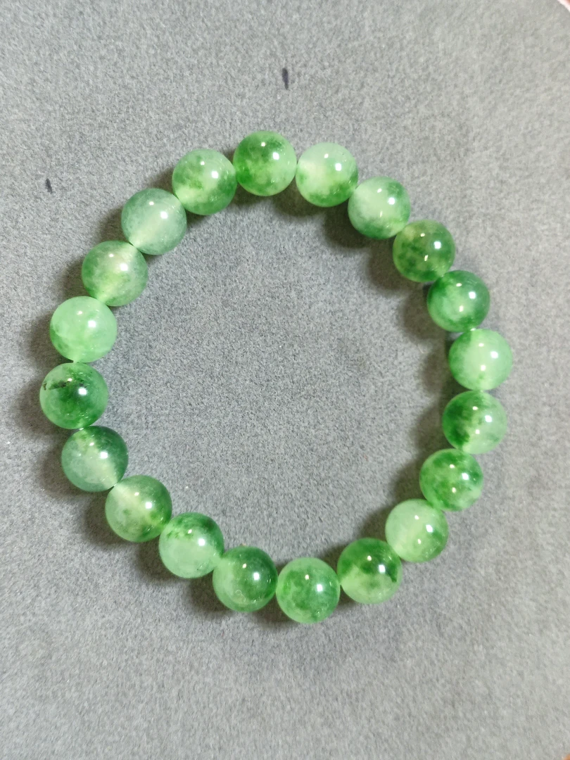 A755号卡10mm绿色圆珠手串随机发一