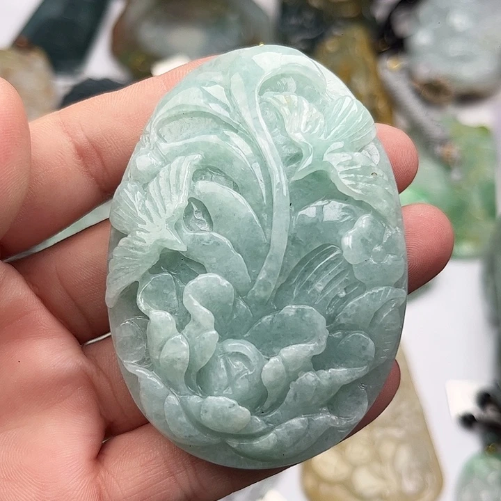 翡翠未镶嵌颈饰挂件