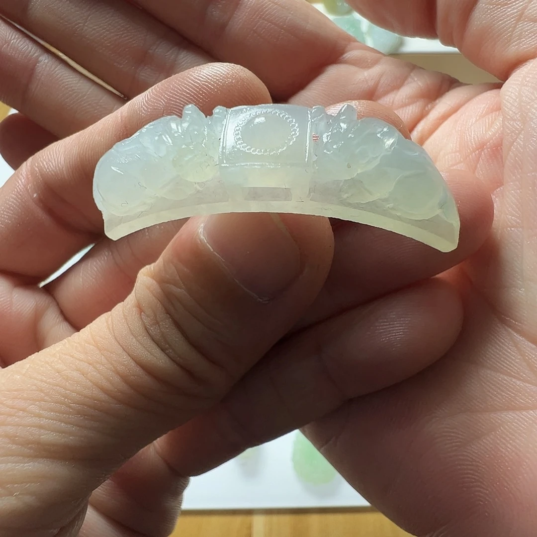 定制翡翠未镶嵌招财进宝手牌