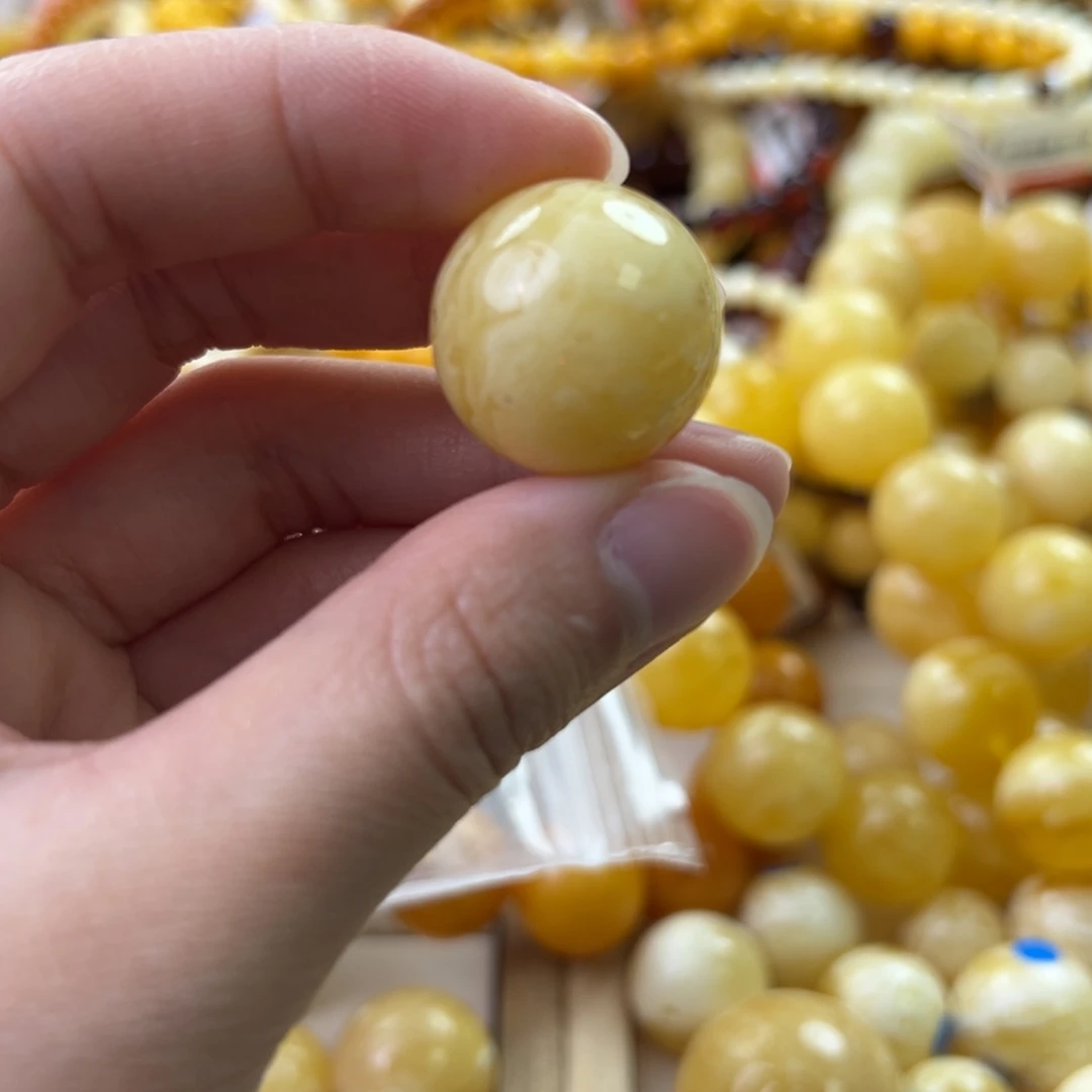 琥珀珠宝奇石未镶嵌