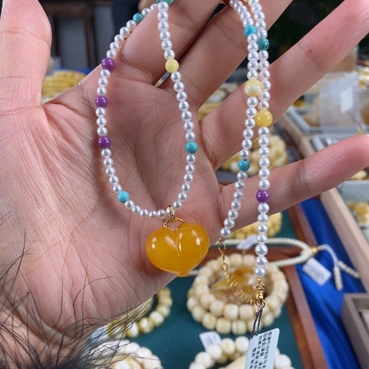 琥珀未镶嵌珠宝奇石鸡油红爱心项链