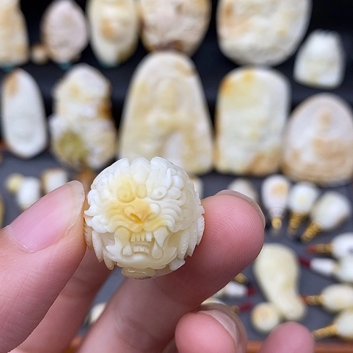 凹***怪未镶嵌琥珀裸石20龙珠b774