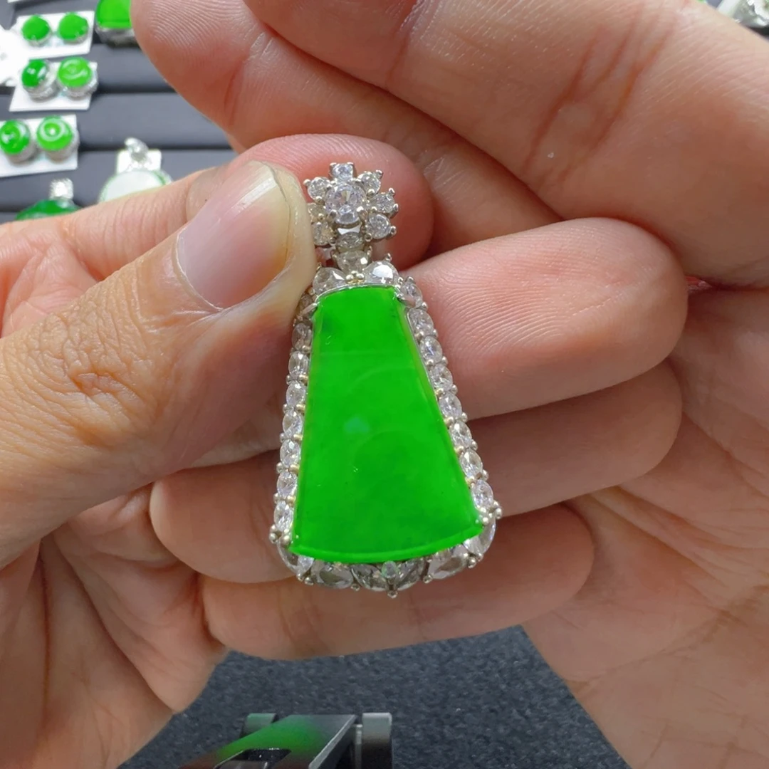 翡翠银S925镶嵌颈饰