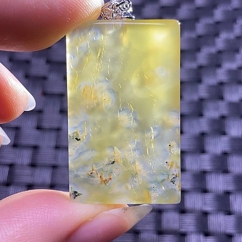 玛瑙/玉髓颈饰未镶嵌雕**影