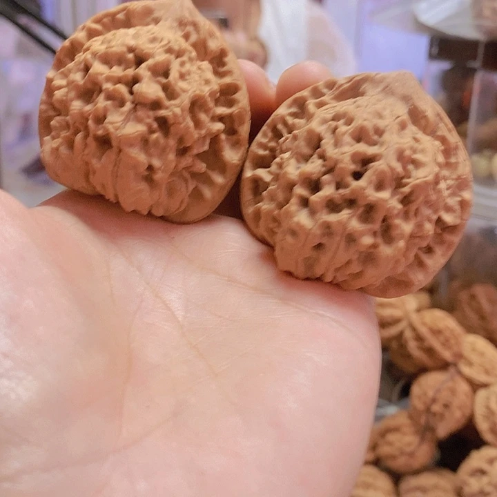 【闪购商品】文玩核桃把件47麒麟纹官帽