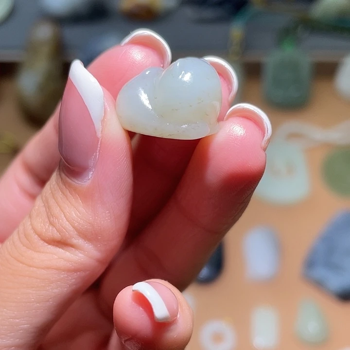 和田玉未镶嵌车挂