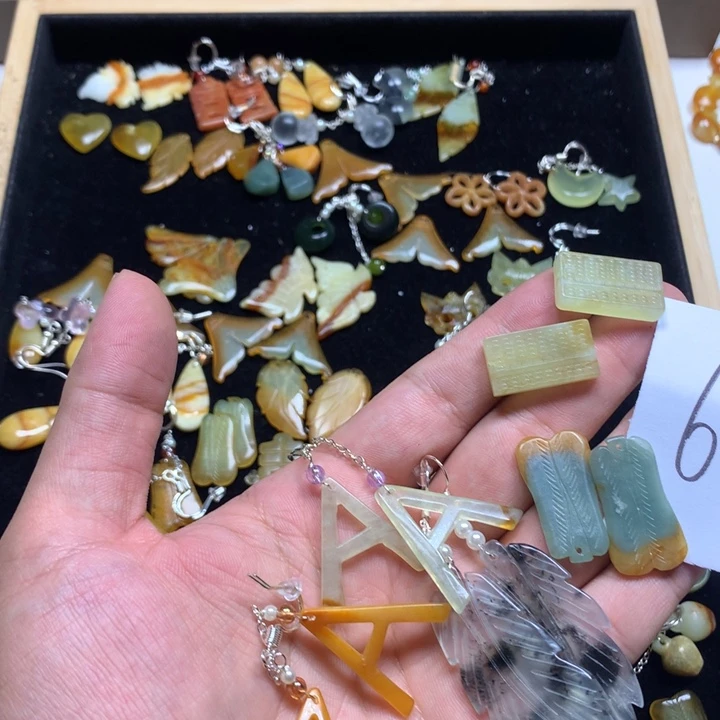 鸿***艾蛇纹石玉合金发夹