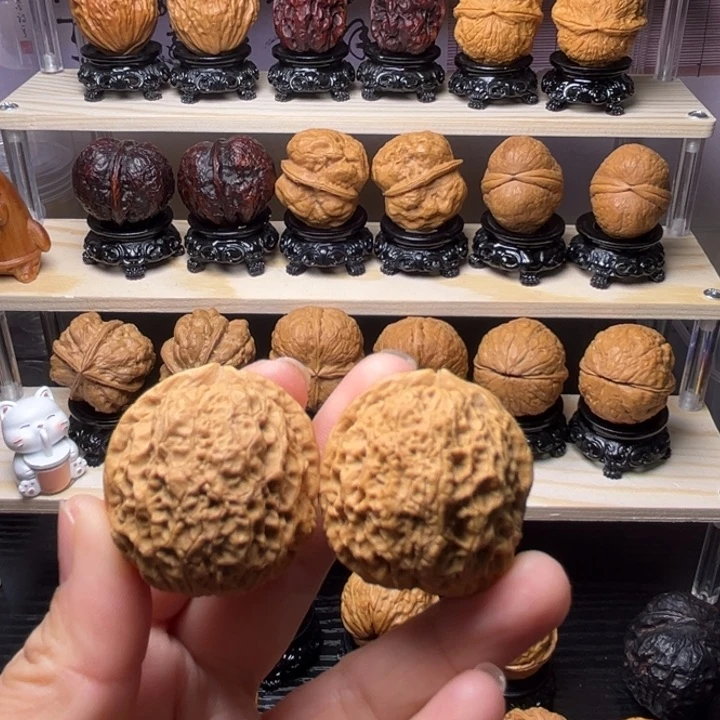 文玩核桃吊坠33w虎头