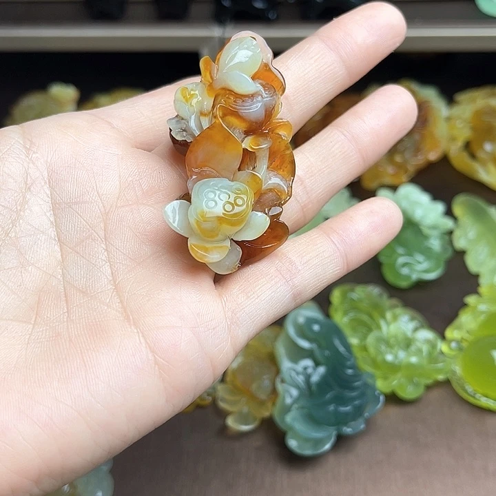 蛇纹石玉颈饰未镶嵌伊*