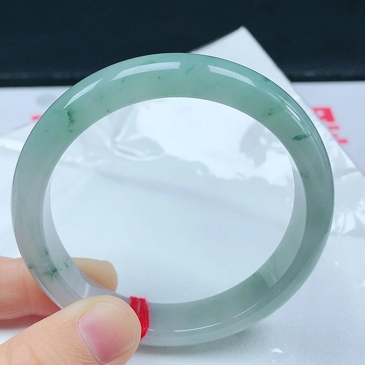 翡翠手镯未镶嵌天然翡翠手镯