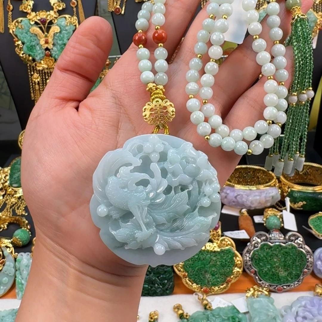 翡翠未镶嵌颈饰吊坠 炸价