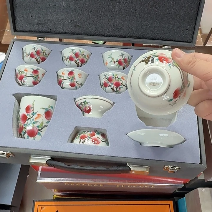 孤品茶具套装等。