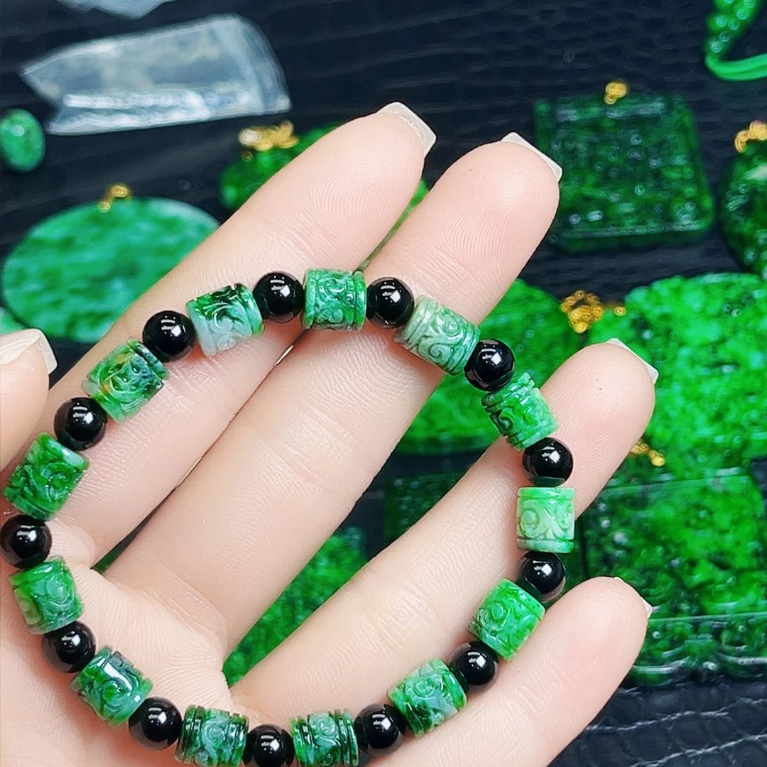 颈饰未镶嵌翡翠多样性