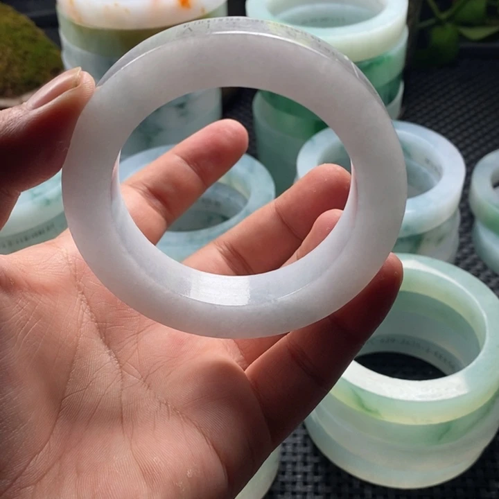 定制翡翠手镯未镶嵌