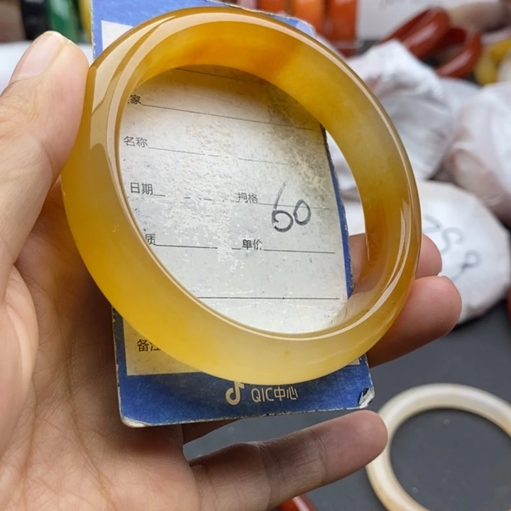 石英质玉未镶嵌手镯