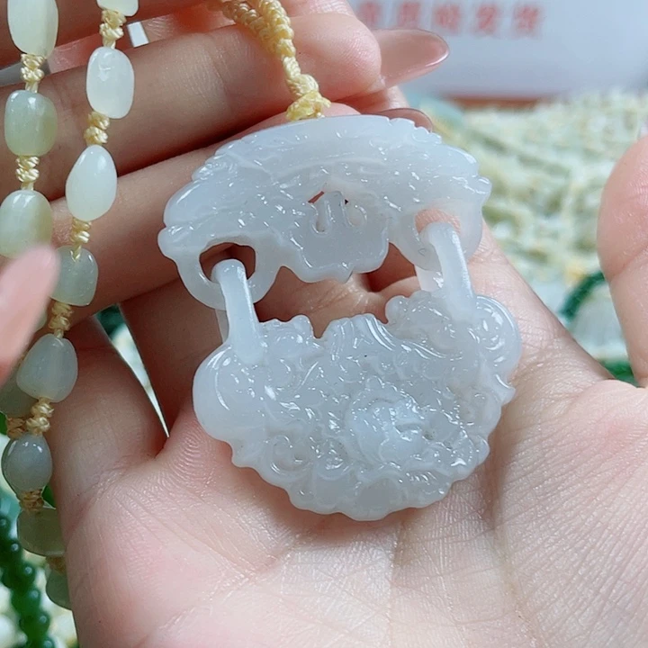 未镶嵌和田玉挂件