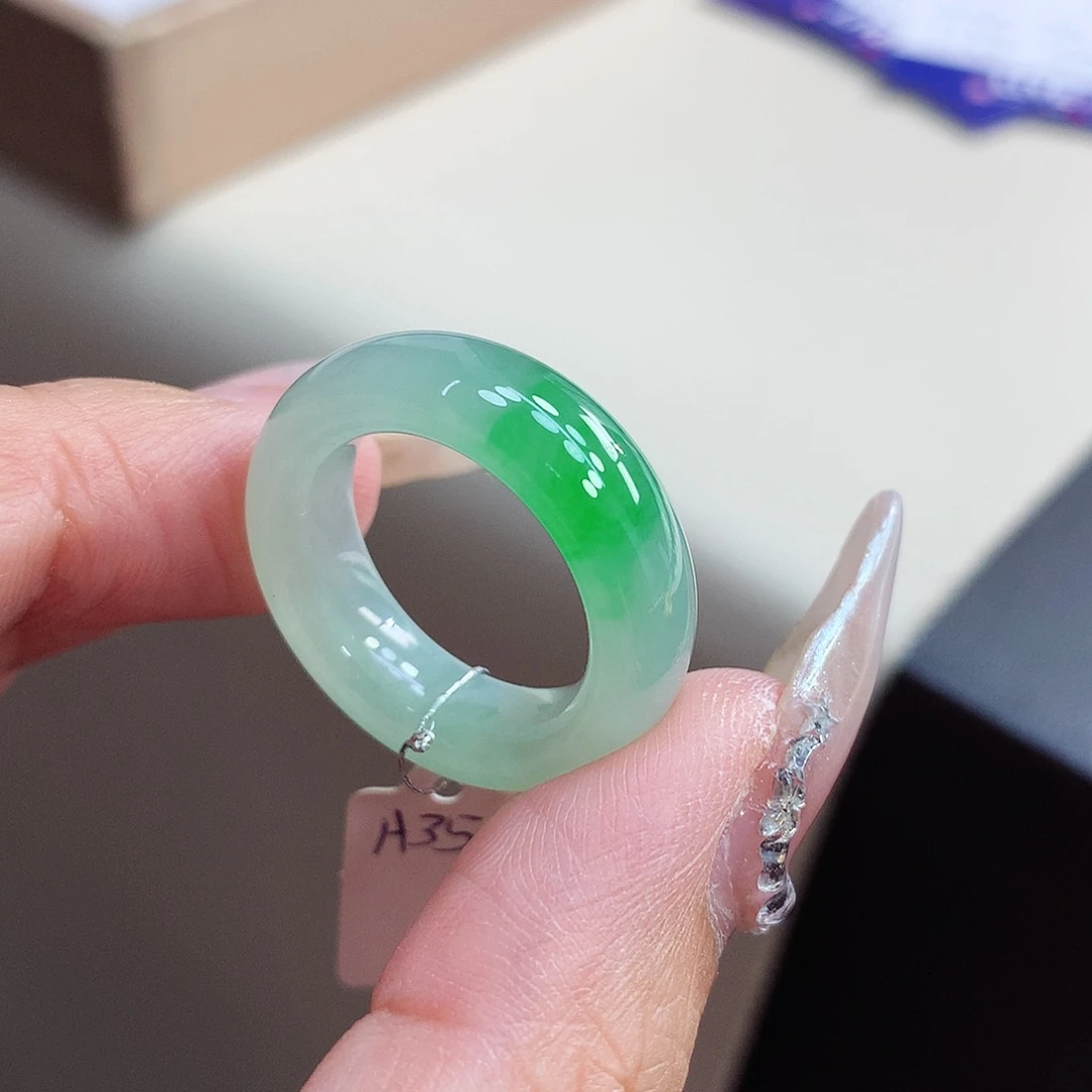 翡翠戒指未镶嵌17-18号