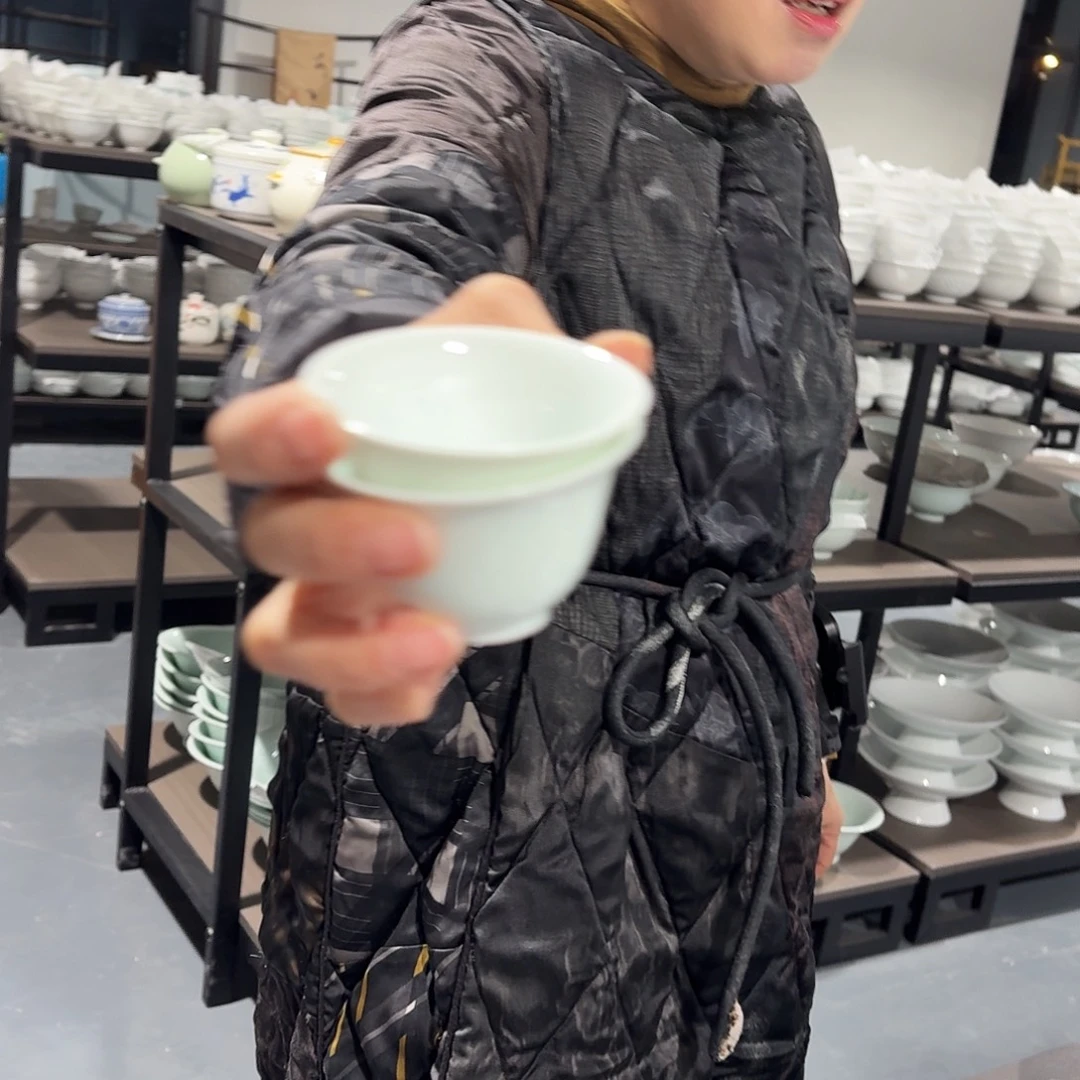 白瓷景德镇陶瓷主人杯两个