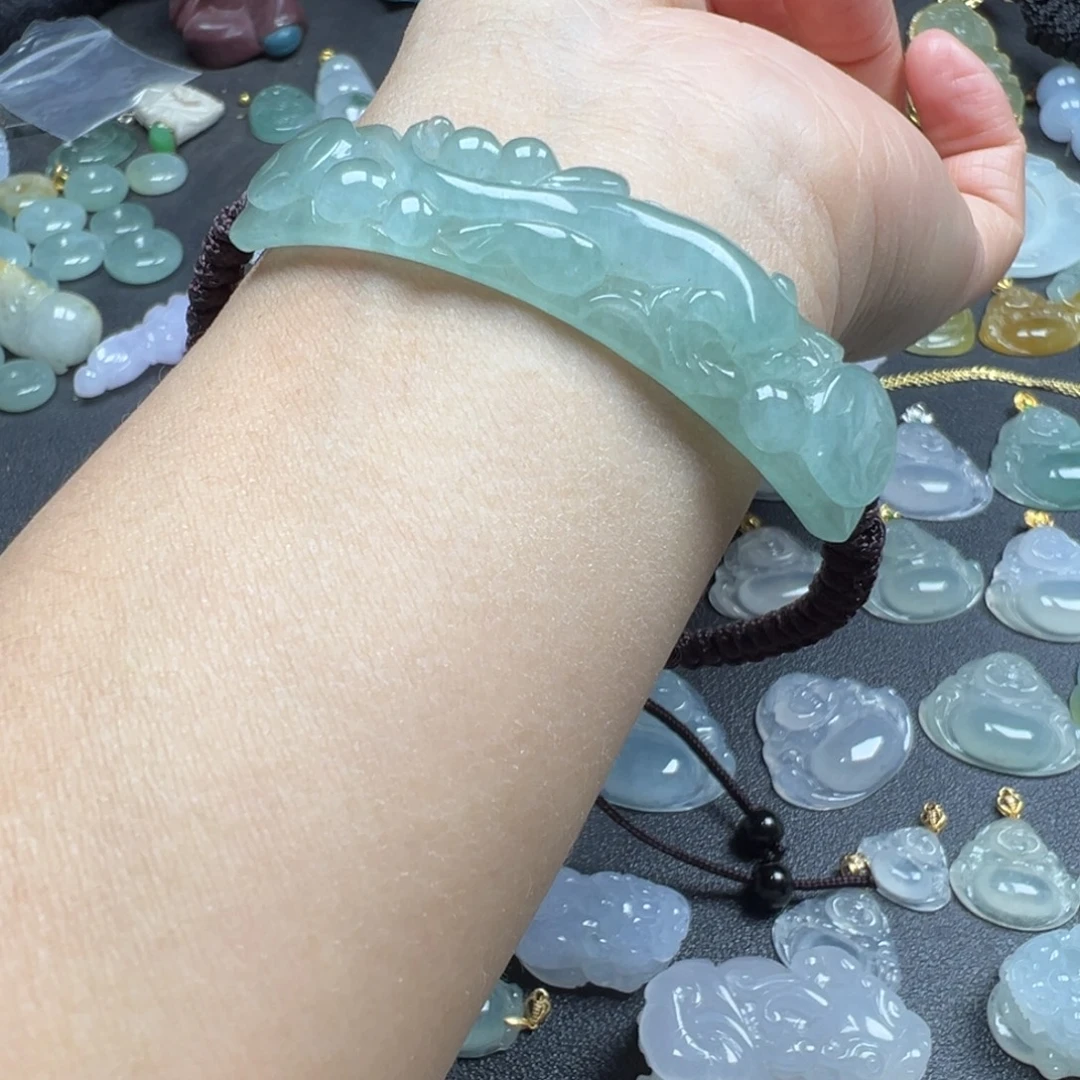 翡翠未镶嵌手链貔貅