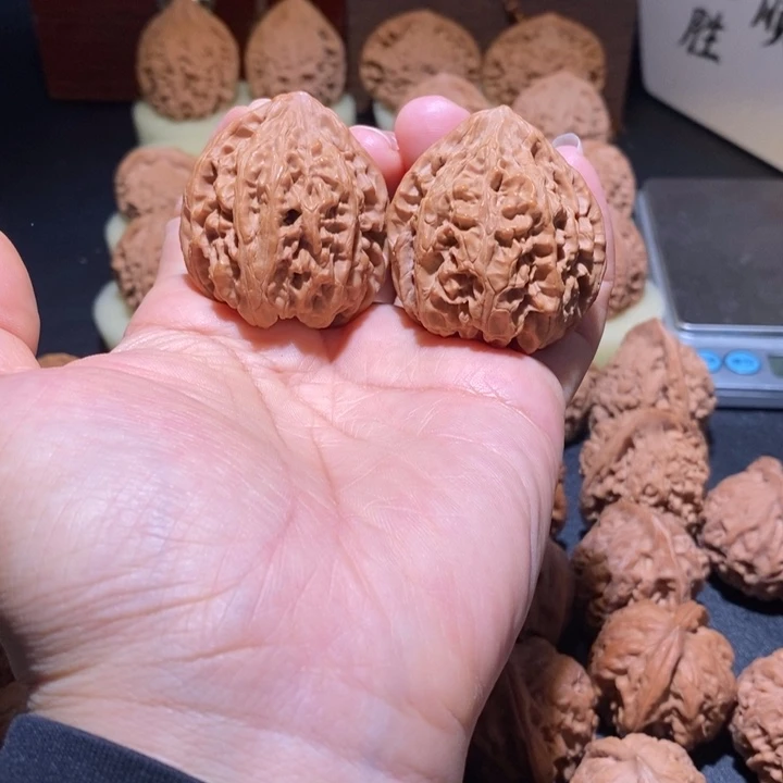 文玩核桃吊坠野牛39