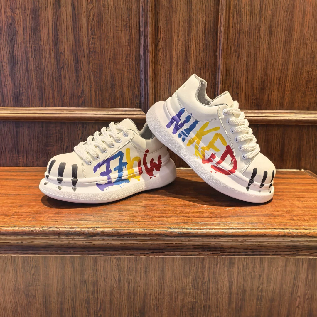 2025今年流行鞋子男士开车专用鞋低帮支撑增高男子印花休闲运动鞋