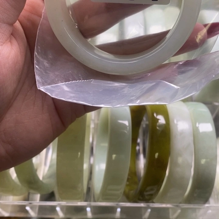后***妈蛇纹石玉未镶嵌手镯