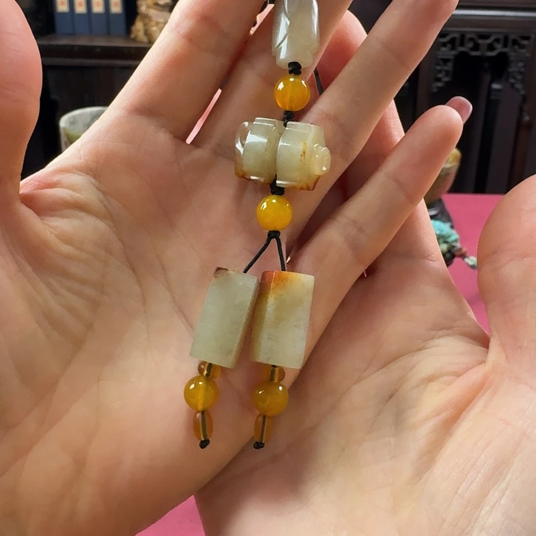 壮***胸和田玉未镶嵌颈饰