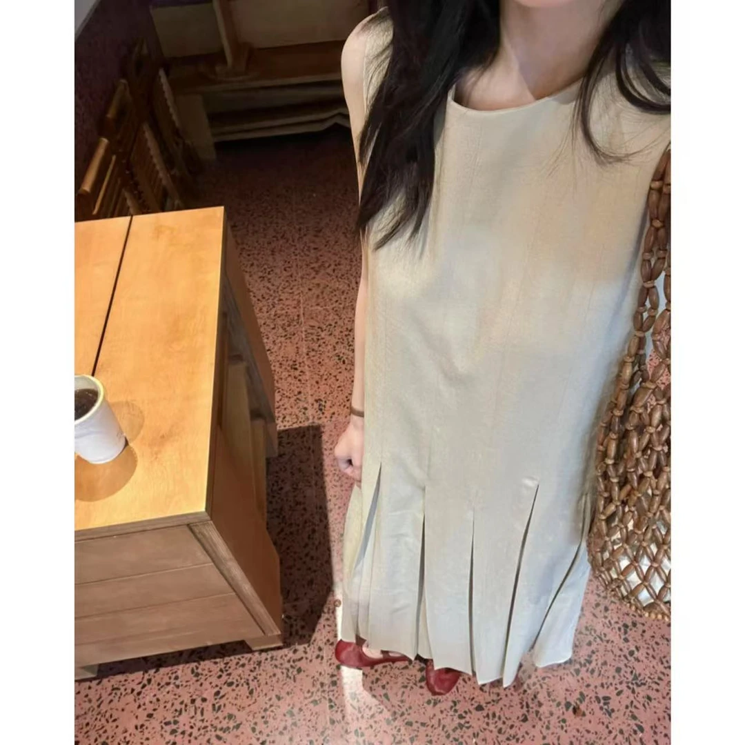 FAR ZOOM  肌理感气质重工百褶圆领无袖连衣裙