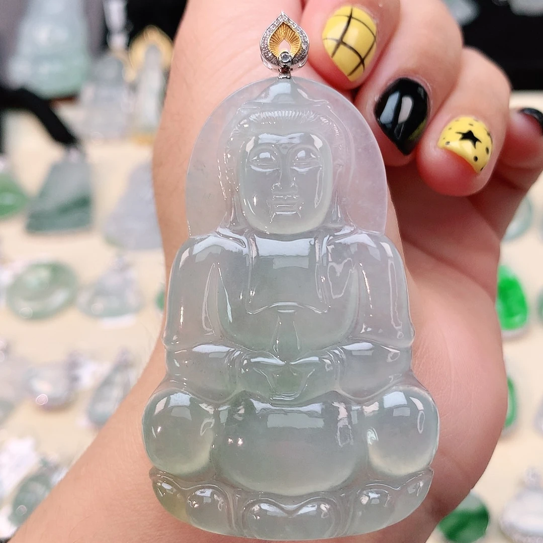 翡翠18K金镶嵌颈饰观音