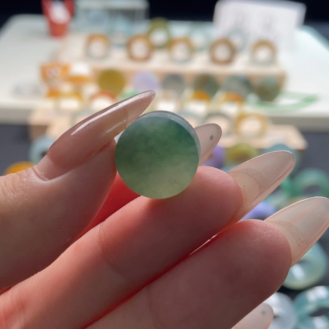 定制翡翠未镶嵌定制戒心