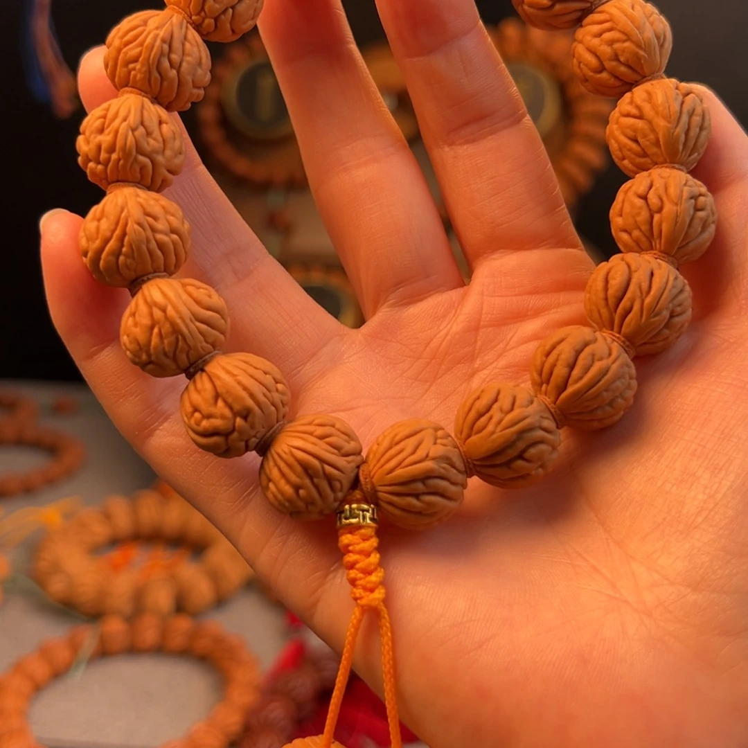 【闪购商品】桃核吊坠18尺寸祥云