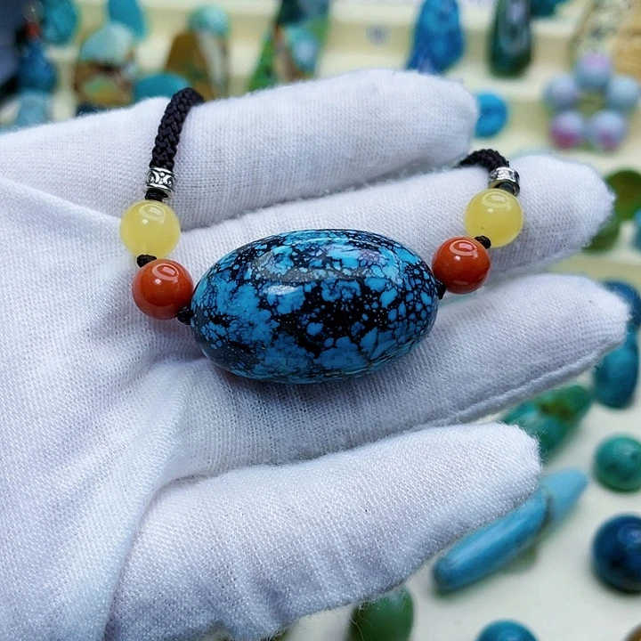 绿松石颈饰未镶嵌