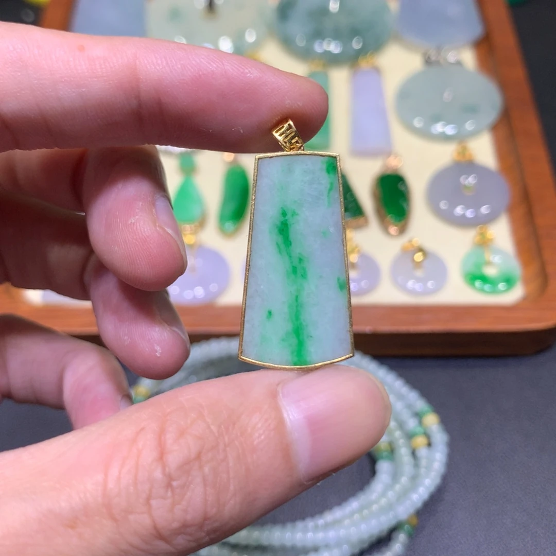 翡翠18K金镶嵌吊坠(不含链)