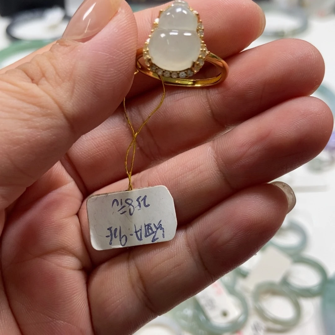 翡翠未镶嵌戒指翡翠