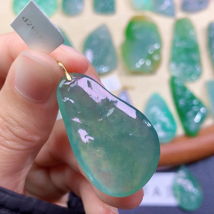 翡翠未镶嵌吊坠(不含链) 9773