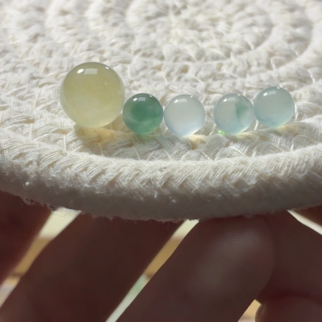 定制翡翠未镶嵌打孔发货