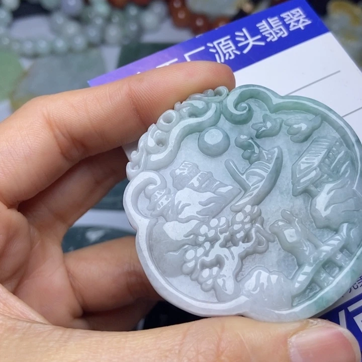 翡翠颈饰未镶嵌翡翠